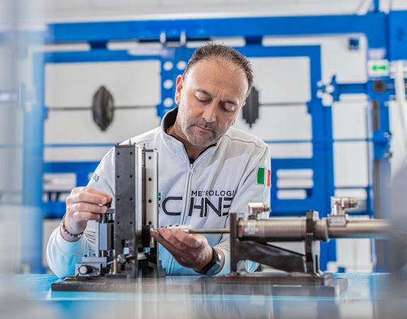 TEST DI CORROSIONE, CLIMATICI E SU PRODOTTO titolo